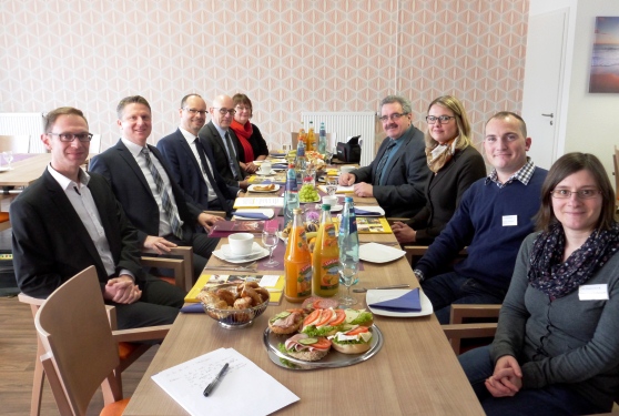 Karl Rombach (4. von rechts) hatte ein offenes Ohr für die sozialpolitischen Forderungen der Zieglerschen. Foto: Sarah Benkißer (Die Zieglerschen)