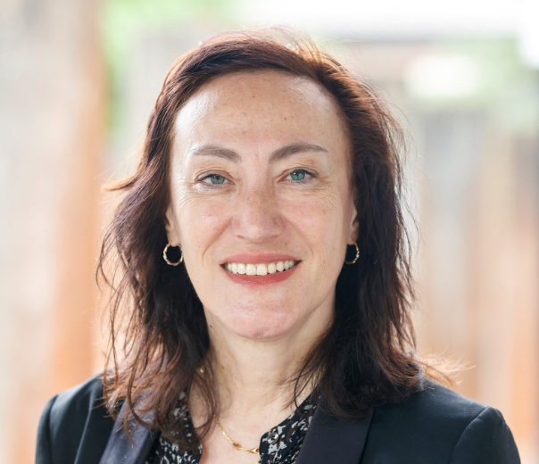 Sandra  Holeczek